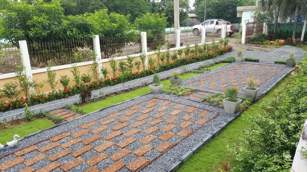 Baan Suan Geb Tawan Lop Buri Exterior foto
